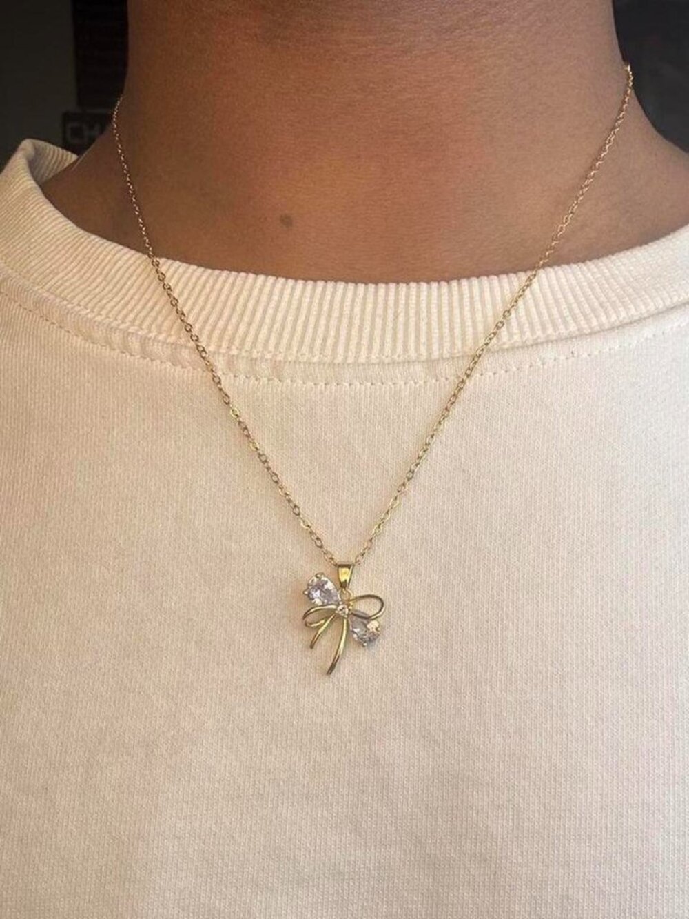 Gold bow Necklace